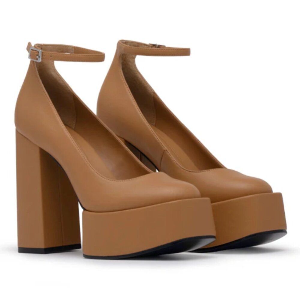 DAMELIO Footwear Rayva Heel Camel size 8.5